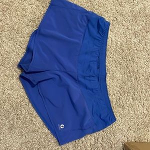 Oiselle Mac Rogas size 6 in beautiful blue color.